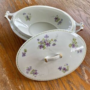VINTAGE, B&T LIMOGES FRANCE, OVAL SERVING BOWL WITH LID.
